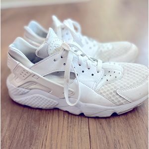 Men’s Size 10 Huraches